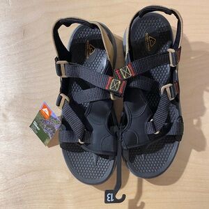 Ozark Trails Black and Tan Strap Sandals 13 (KK)